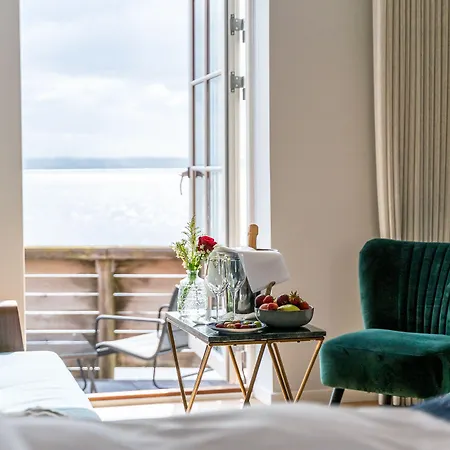 Отель Kalovig 2*